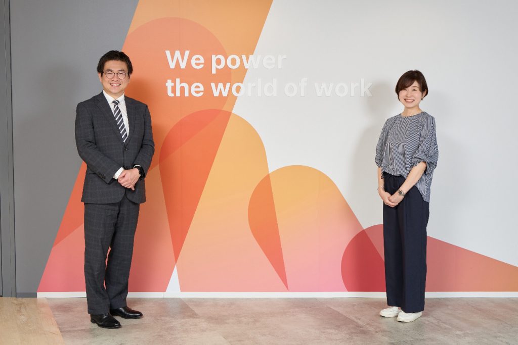 写真：マンパワーグループ株式会社 古澤 沙織氏（右）、ProFuture株式会社 並木 伸一（左）