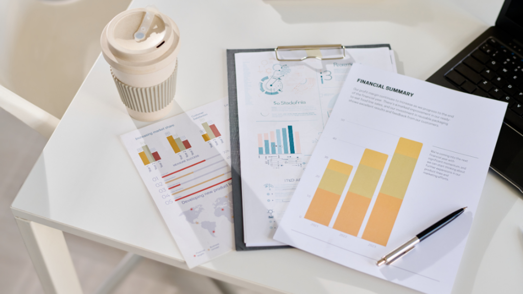 グラフやインフォグラフィックなどを使ったビジネス資料、ホワイトペーパー