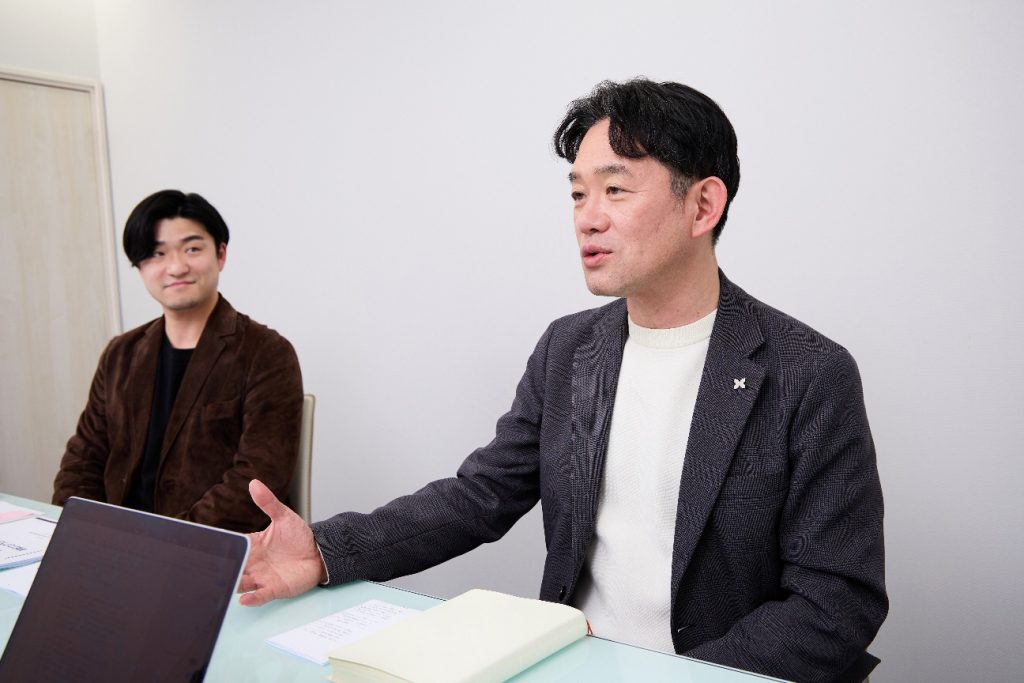 画像：近藤 浩充氏（右）、賀川 駿氏（左）